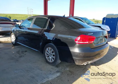 2012 Volkswagen Passat 2.5L S z USA, uszkodzony, nr VIN 1VWAH7A38CC080971